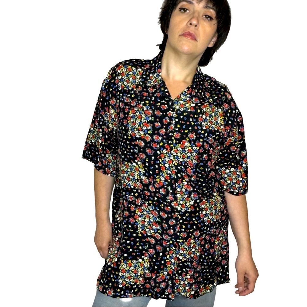 Yen of London - Size s/m loose fitting floral top